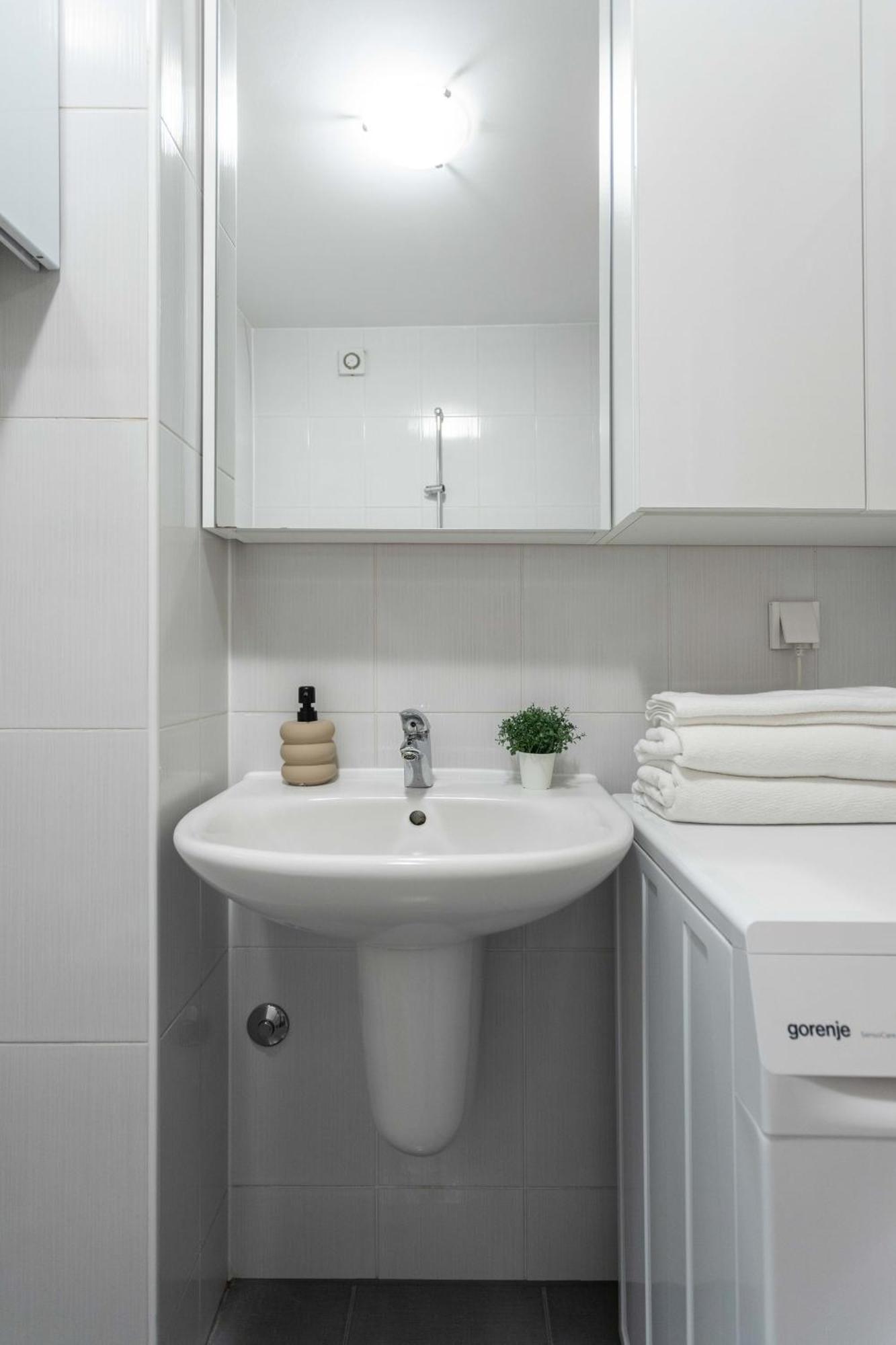 Apartament Sunny 1Bdr With Balcony & Parking Zagrzeb Zewnętrze zdjęcie